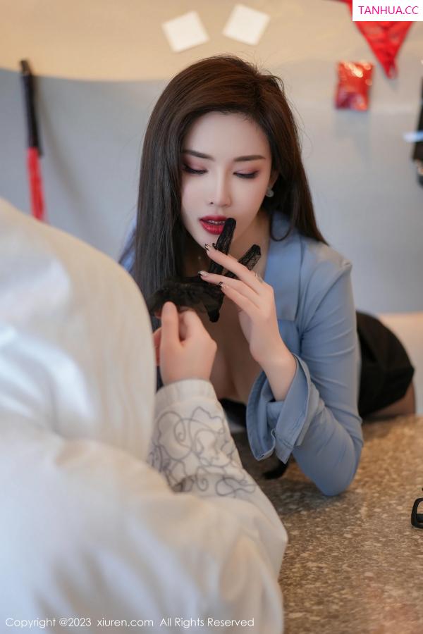 周妍希 奶瓶土肥圆 [XiuRen]高清写真图 2023.07.18 No.7095 Carol周妍希 黑丝美腿第29张图片